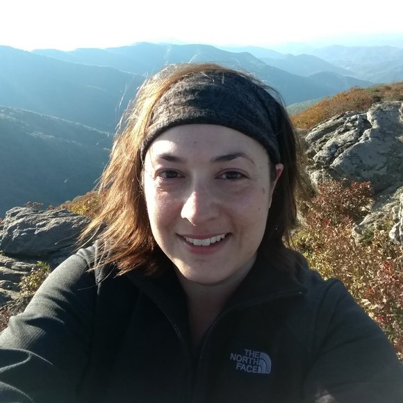 Meet your Posher, Krista - Picture 1 of 2